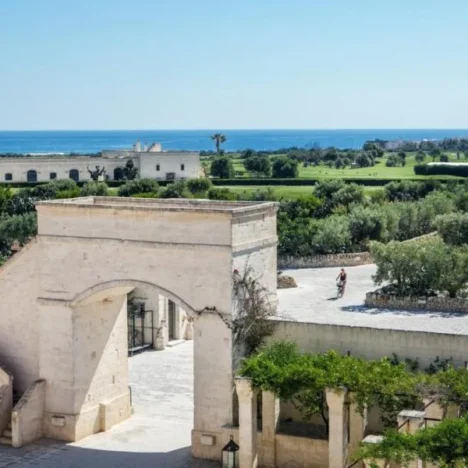 Grotta Palazzese Restaurant: Cave Restaurant in Puglia